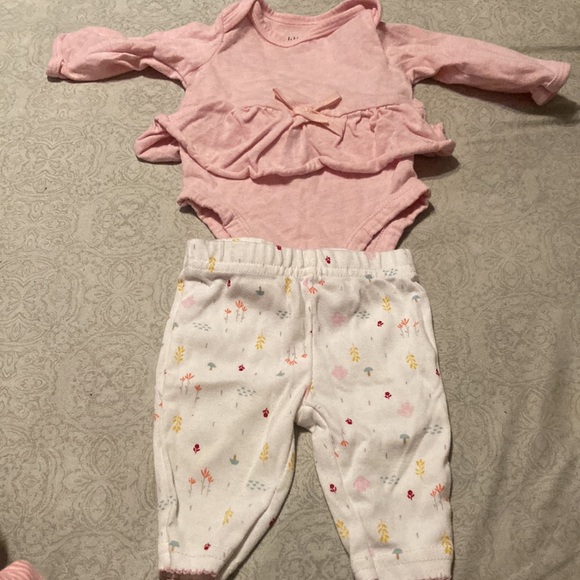 Pretty and Pink bundle of baby girl clothes - Picture 2 of 4